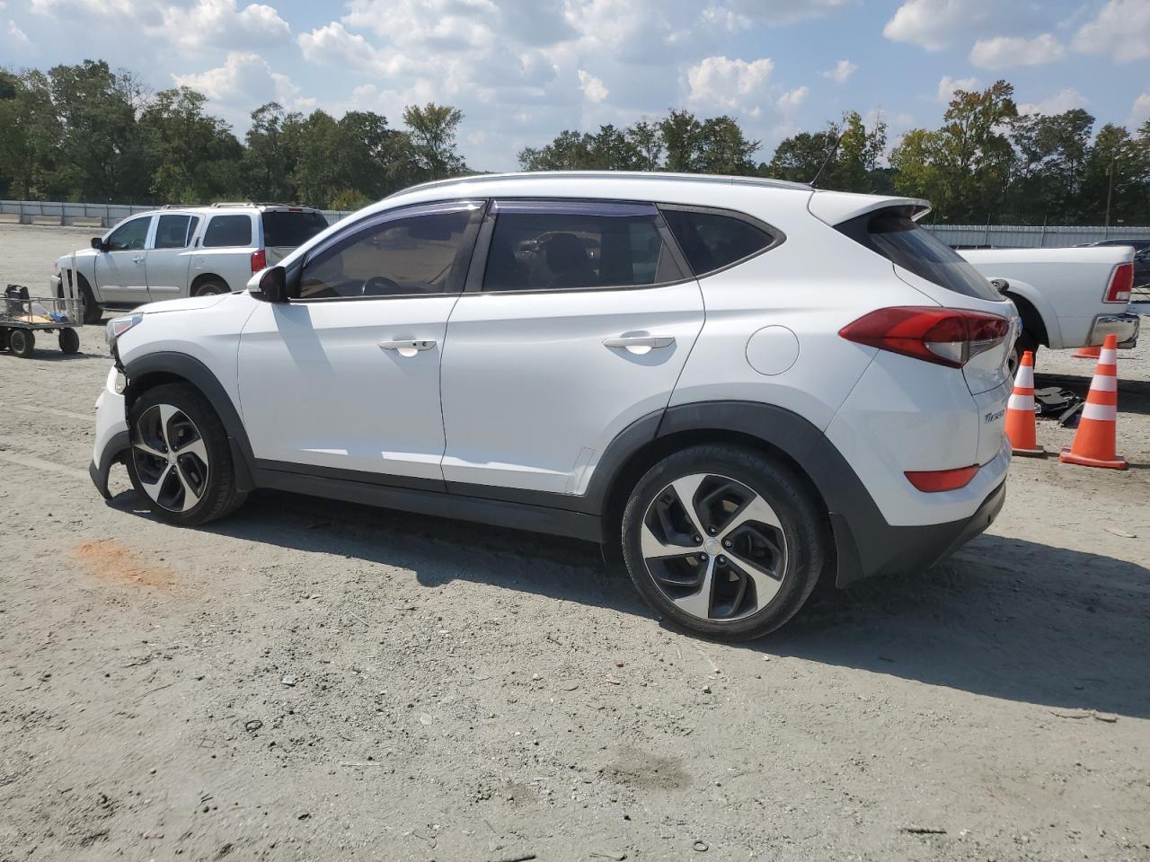 2016 HYUNDAI TUCSON