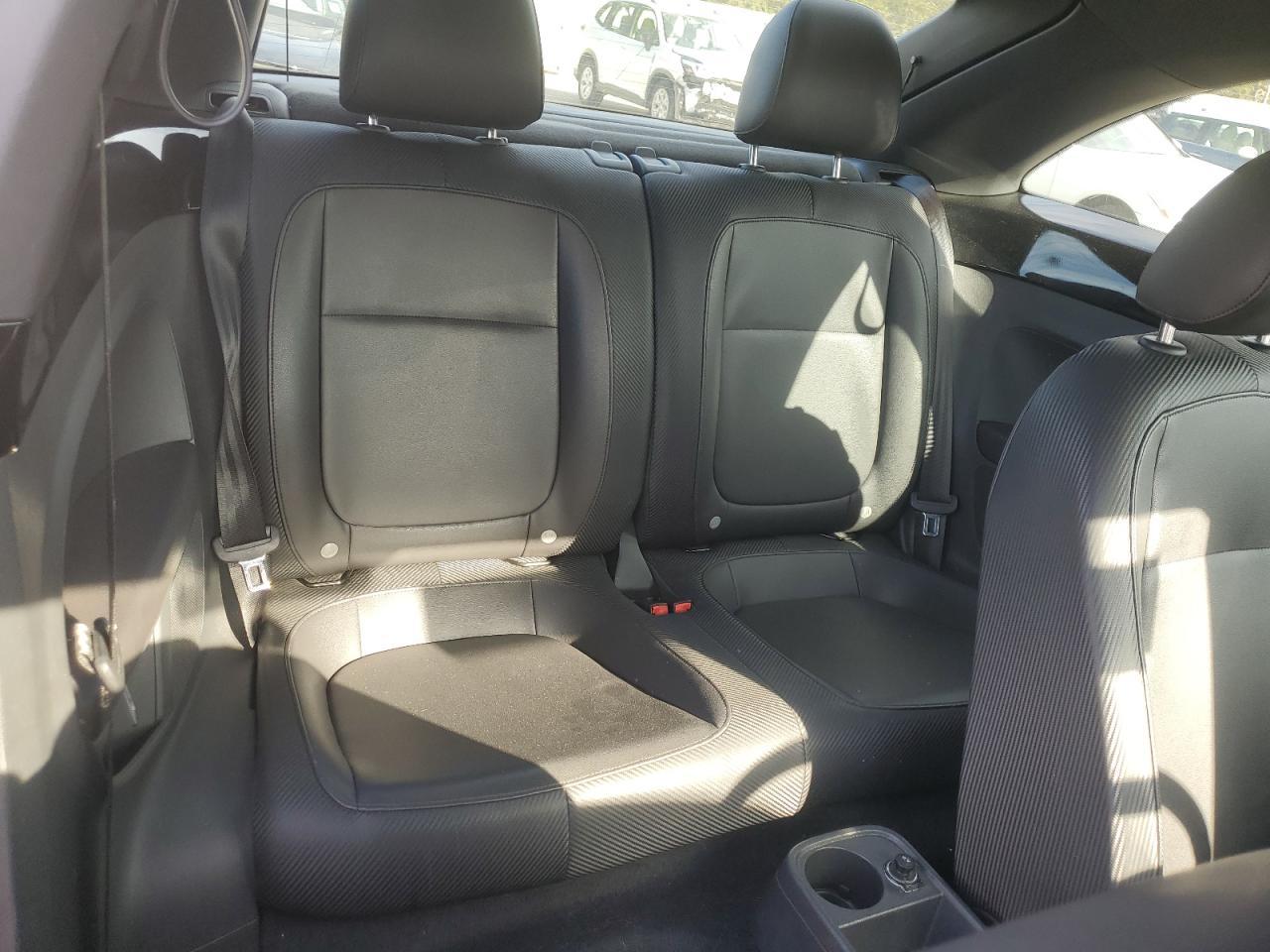 2012 VOLKSWAGEN Beetle