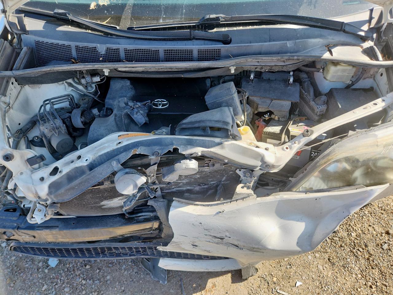2016 TOYOTA SIENNA