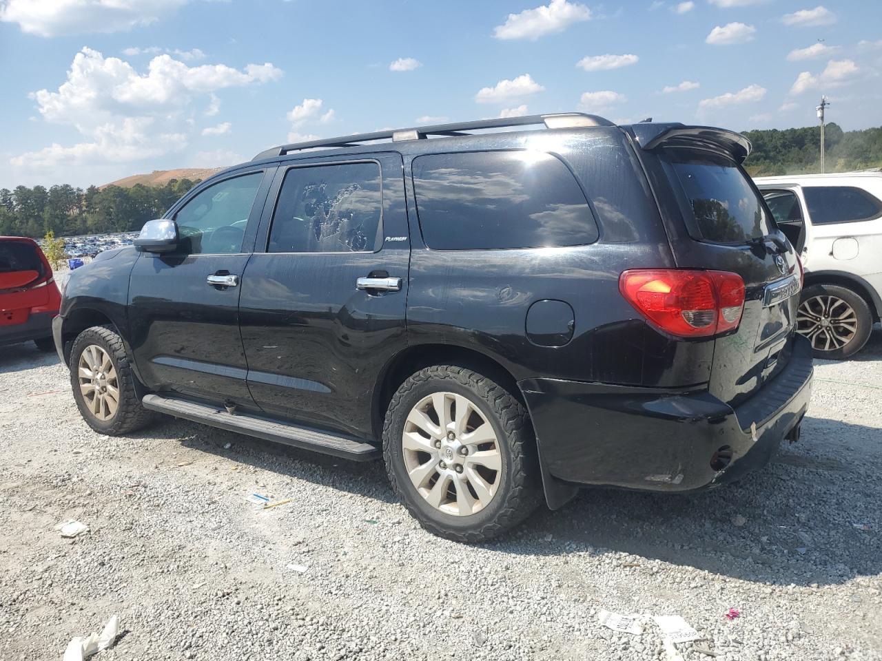 2011 TOYOTA Sequoia