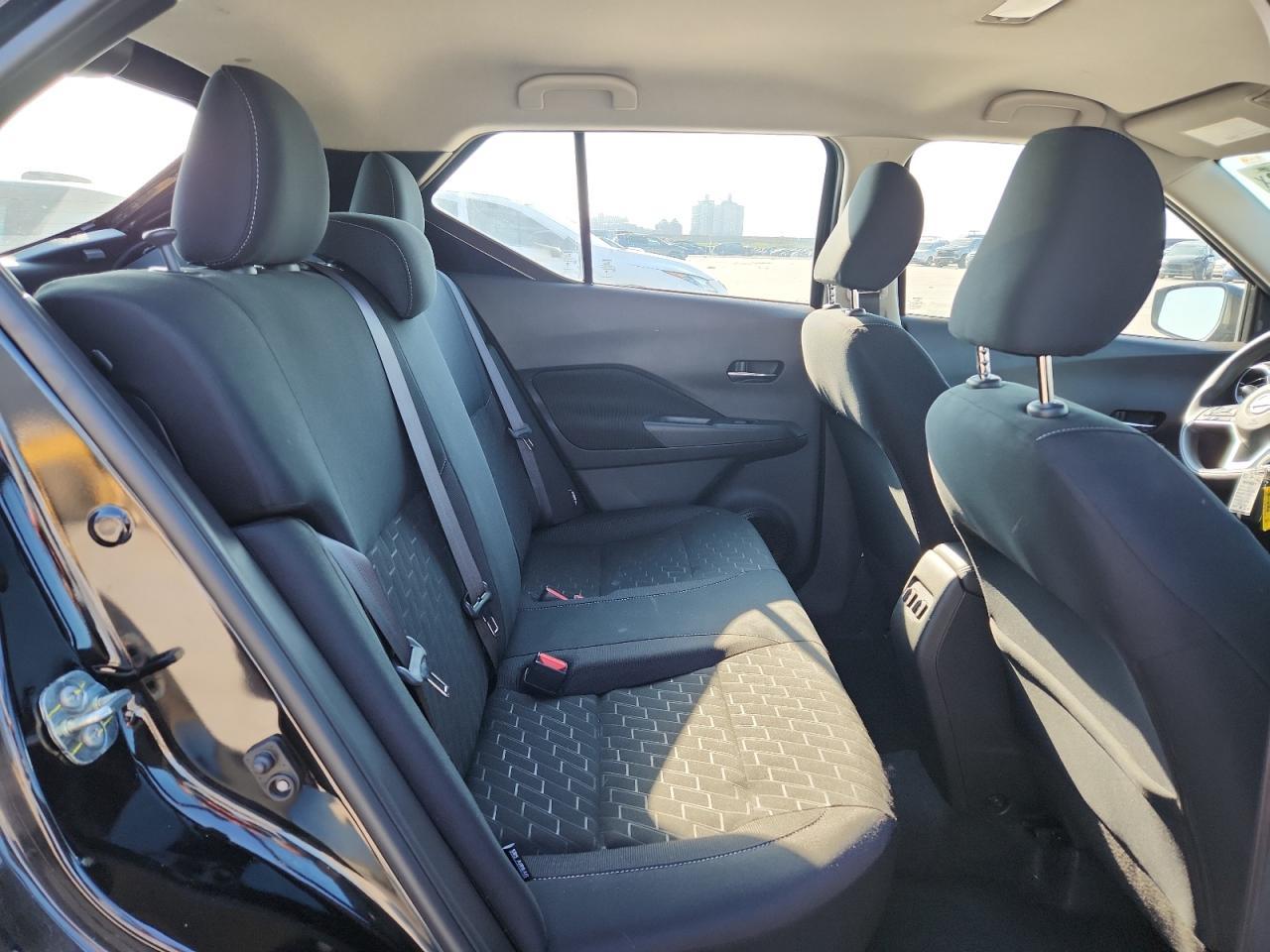2024 NISSAN KICKS