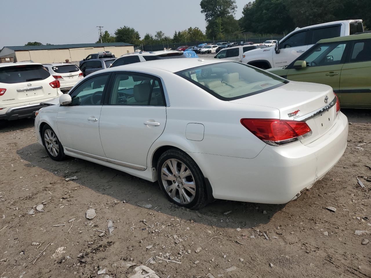 2012 TOYOTA Avalon