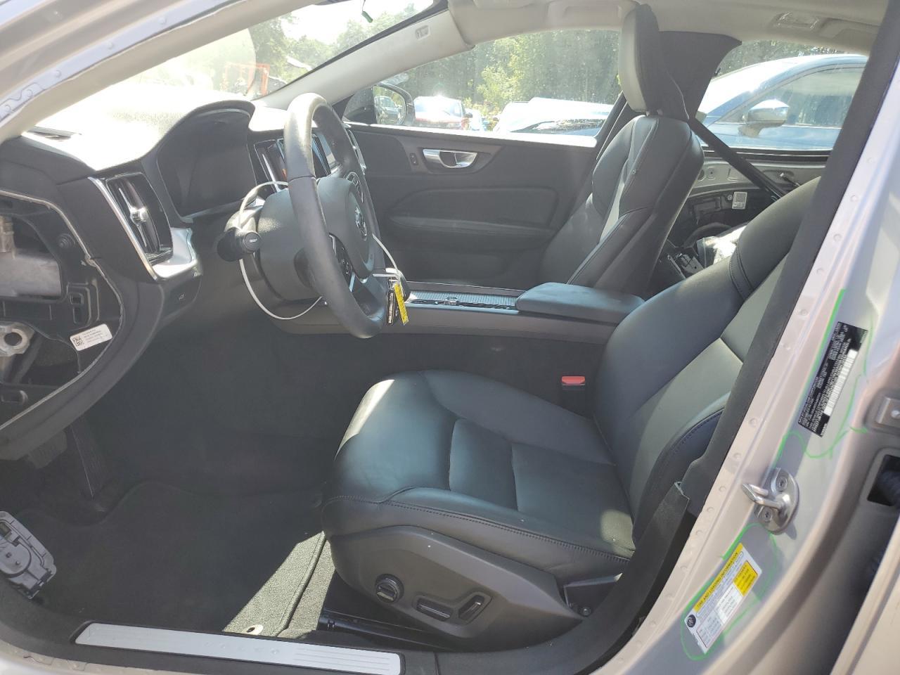 2025 VOLVO S60