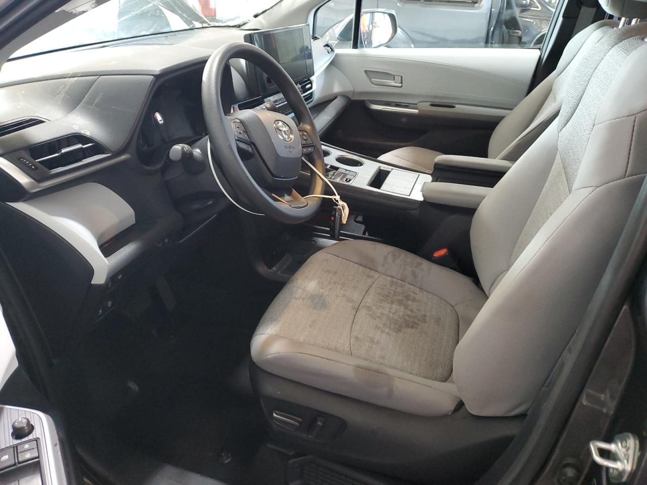 2025 TOYOTA SIENNA
