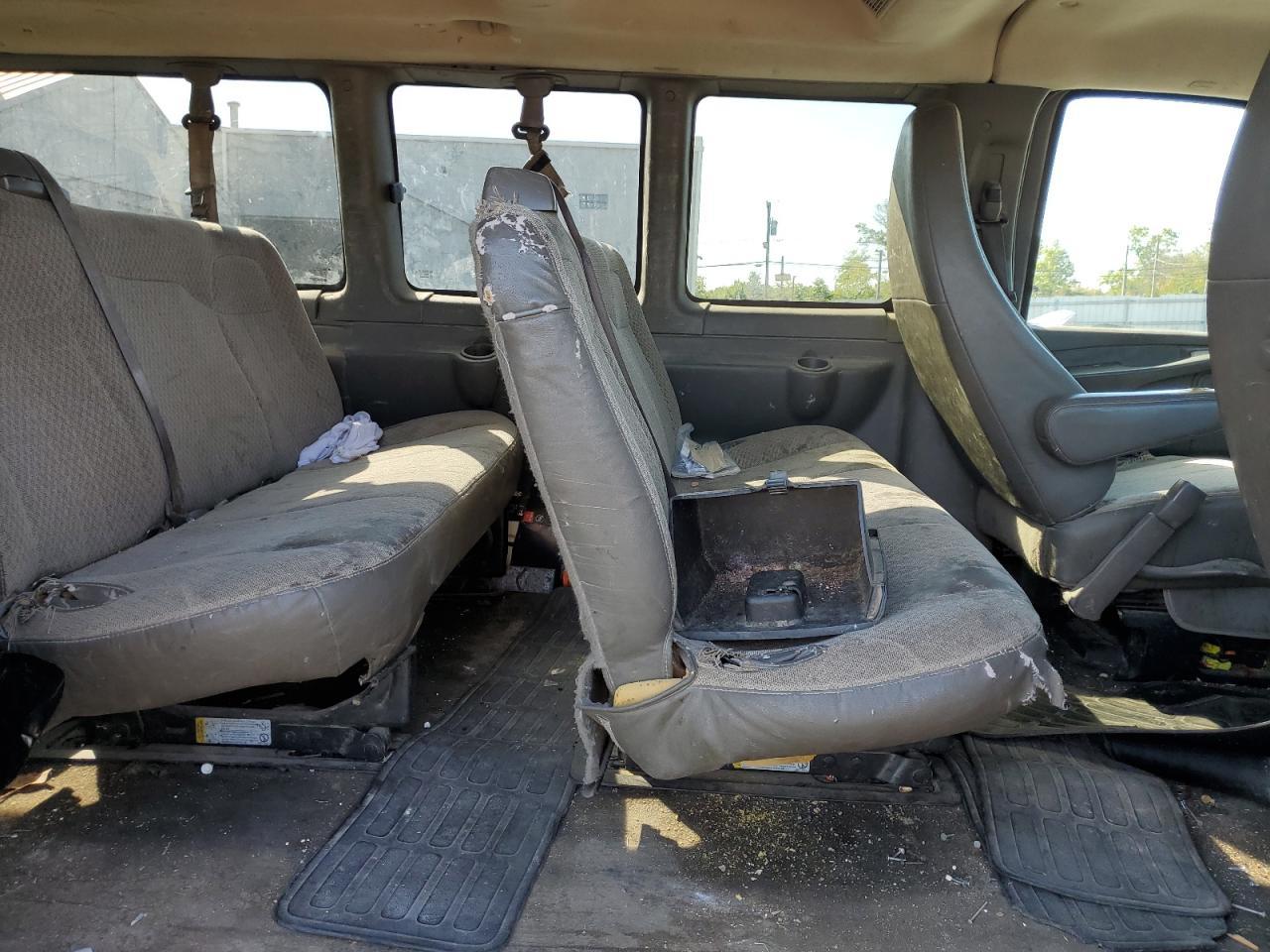 2011 CHEVROLET Express 3500