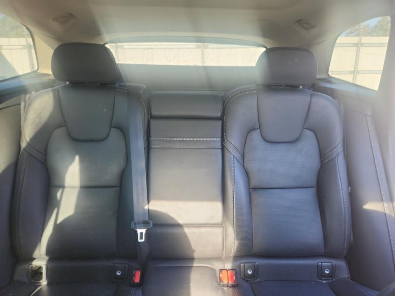 2021 VOLVO XC60