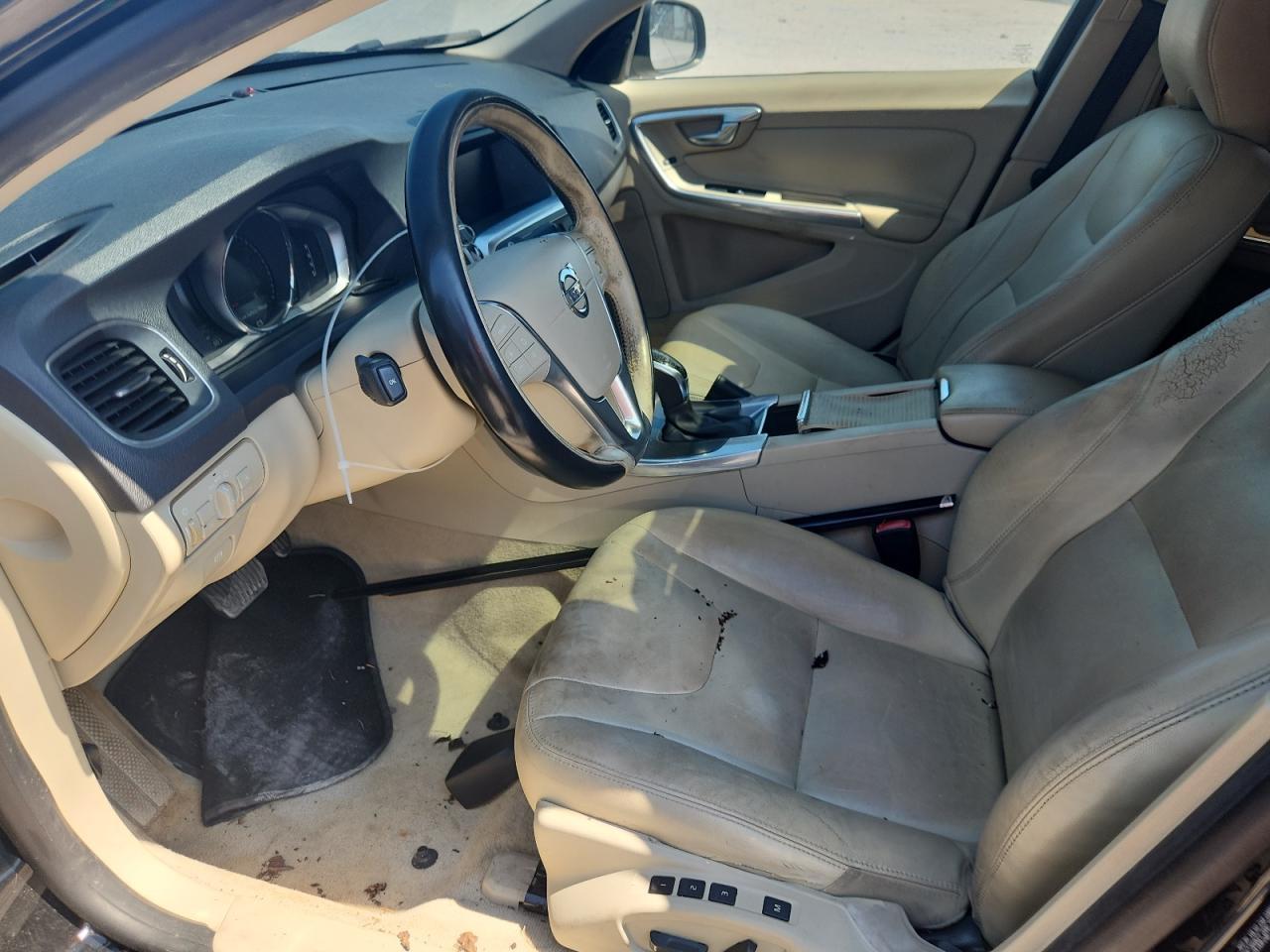 2015 VOLVO S60