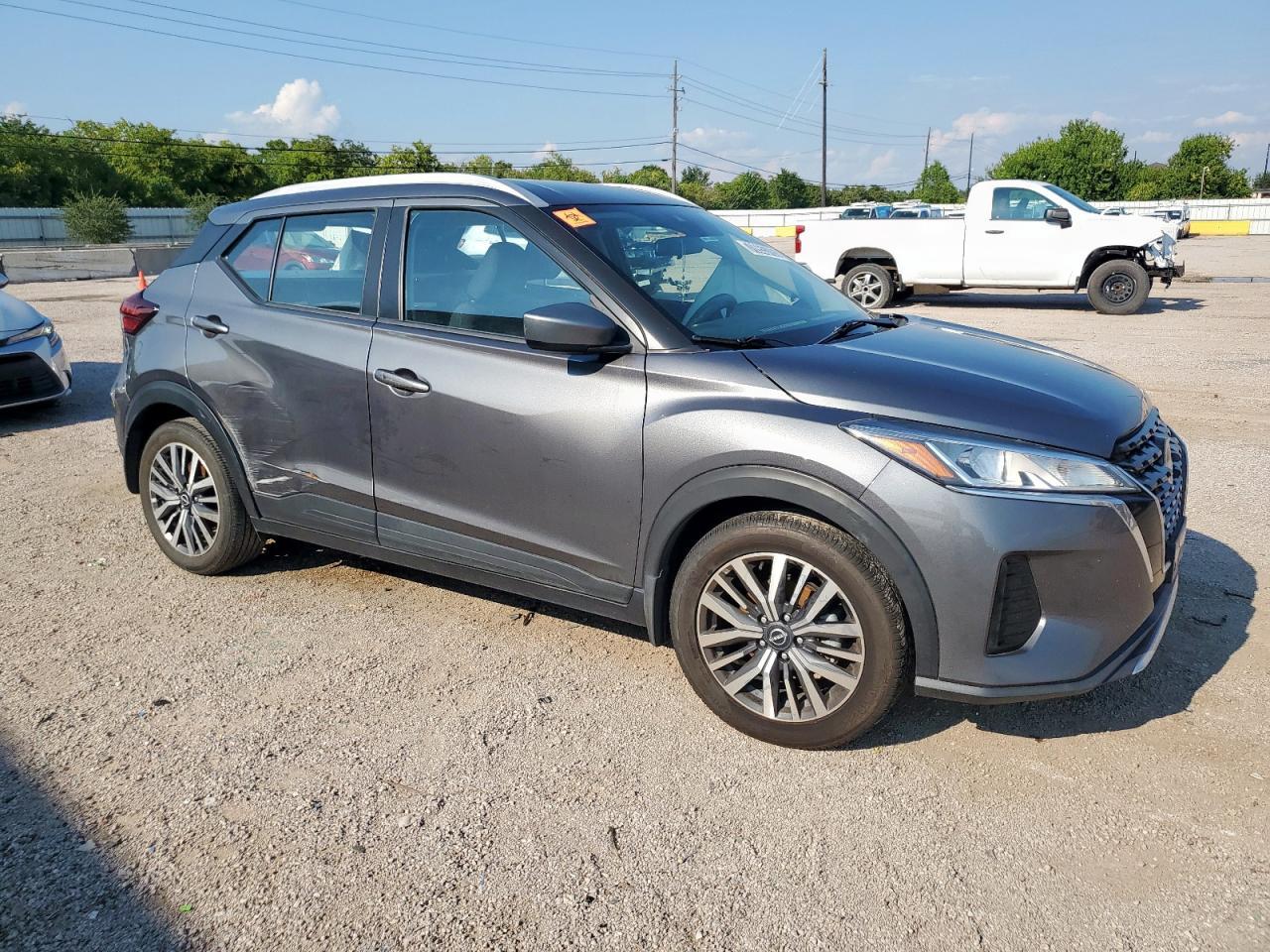 2023 NISSAN KICKS