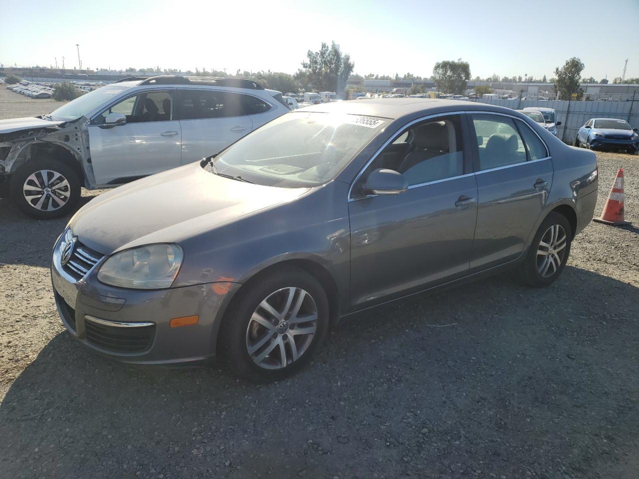 2005 VOLKSWAGEN JETTA