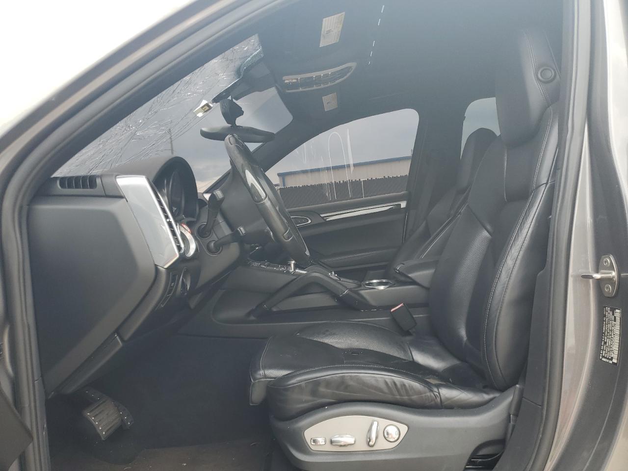 2012 PORSCHE CAYENNE