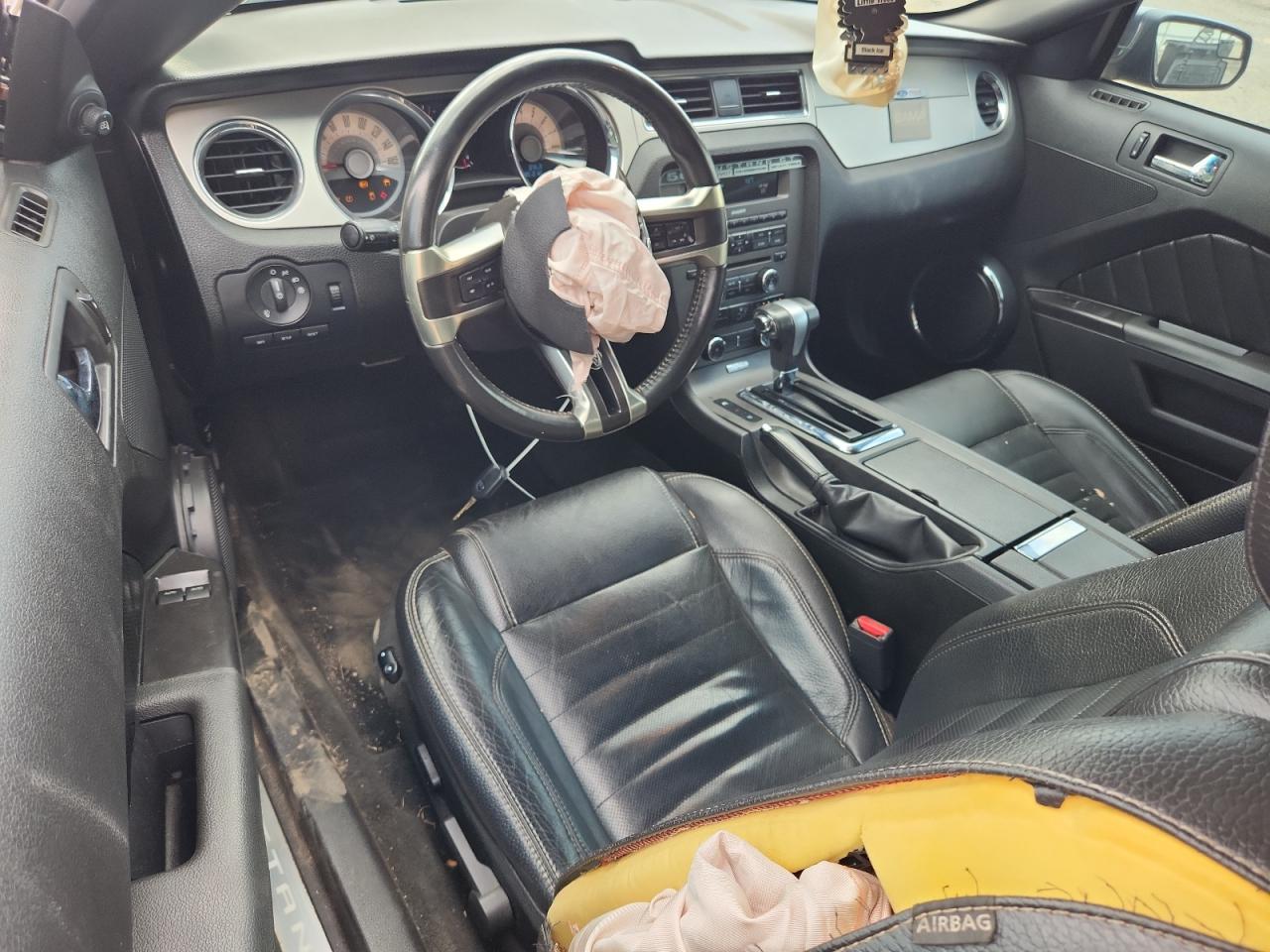 2011 FORD MUSTANG