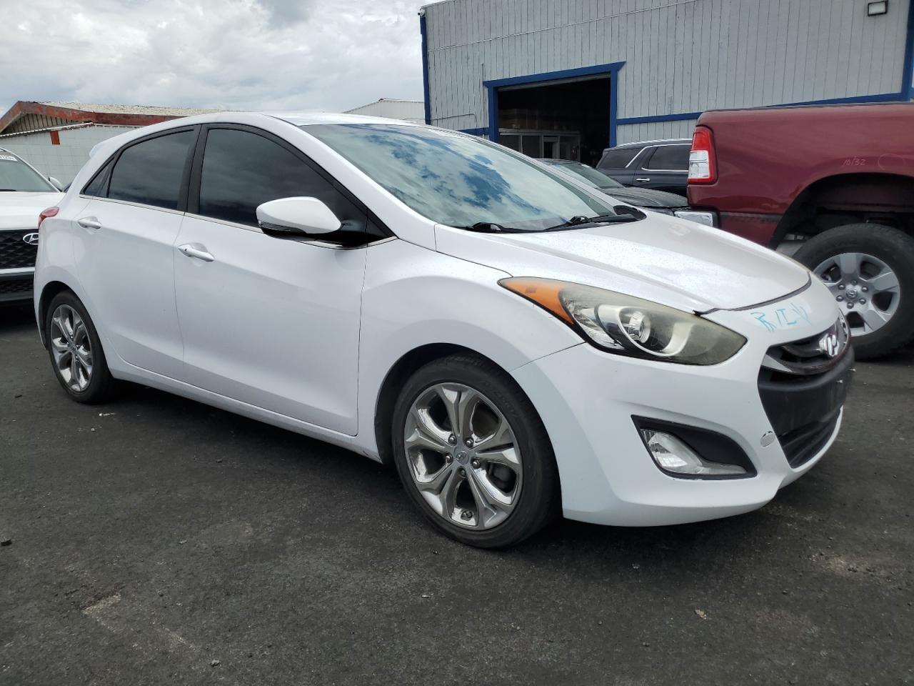 2015 HYUNDAI ELANTRA