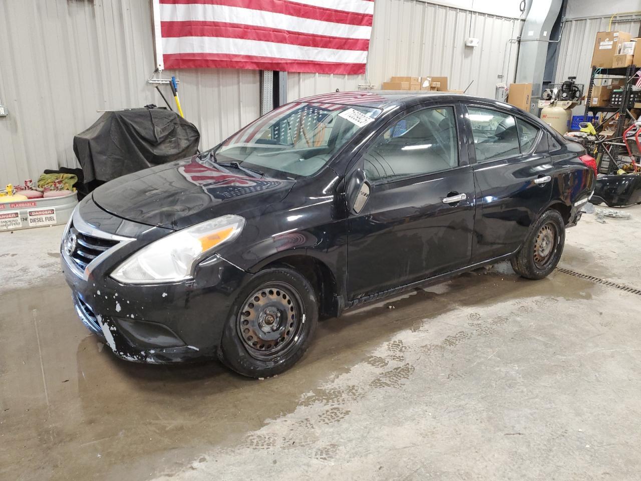 2015 NISSAN VERSA