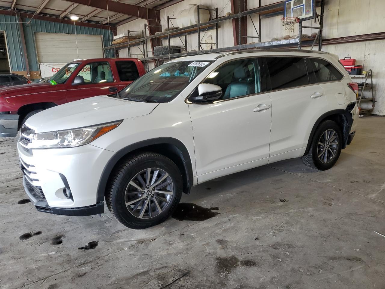 2017 TOYOTA HIGHLANDER