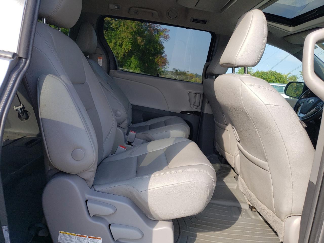 2018 TOYOTA SIENNA