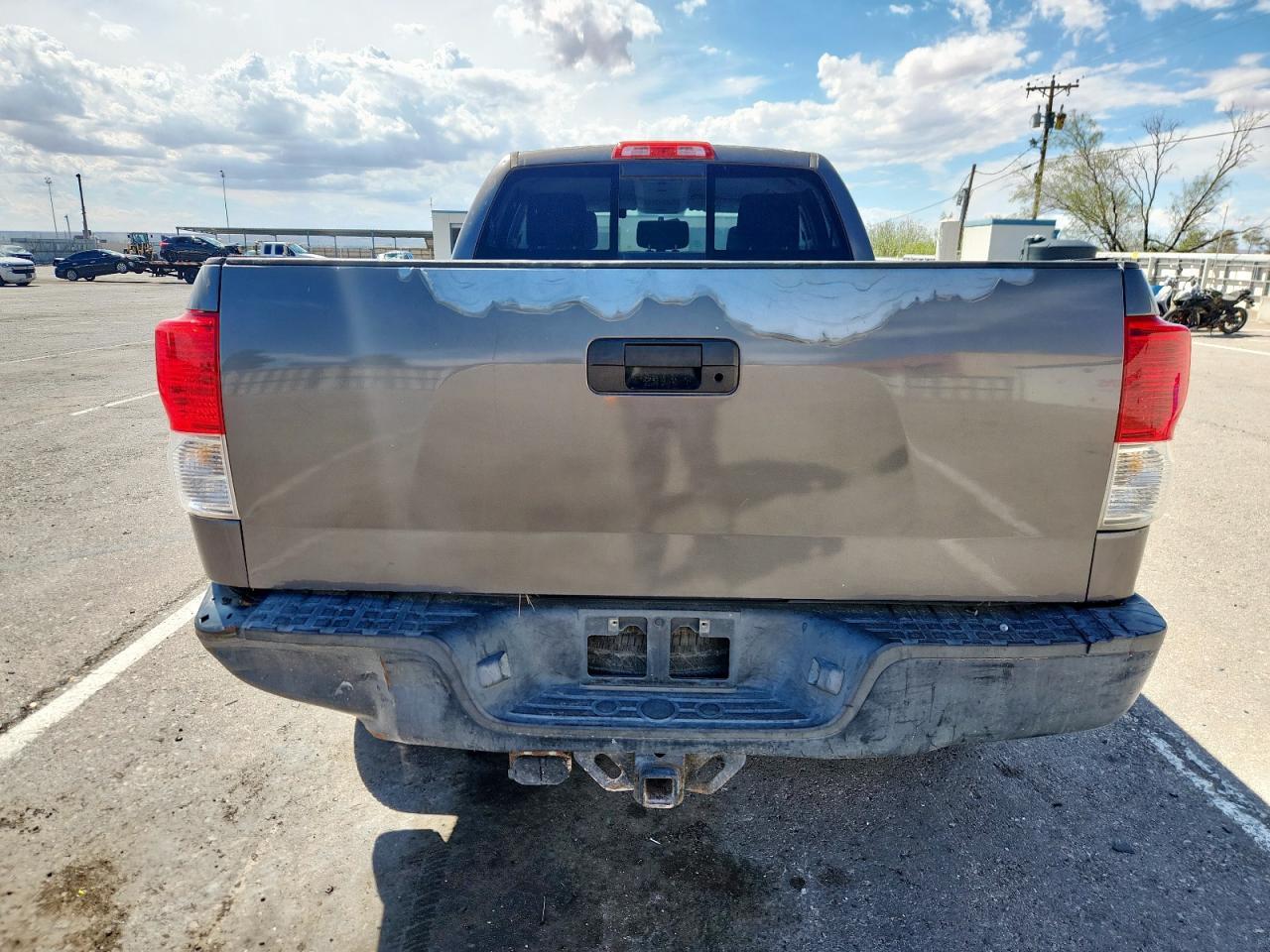 2011 TOYOTA TUNDRA