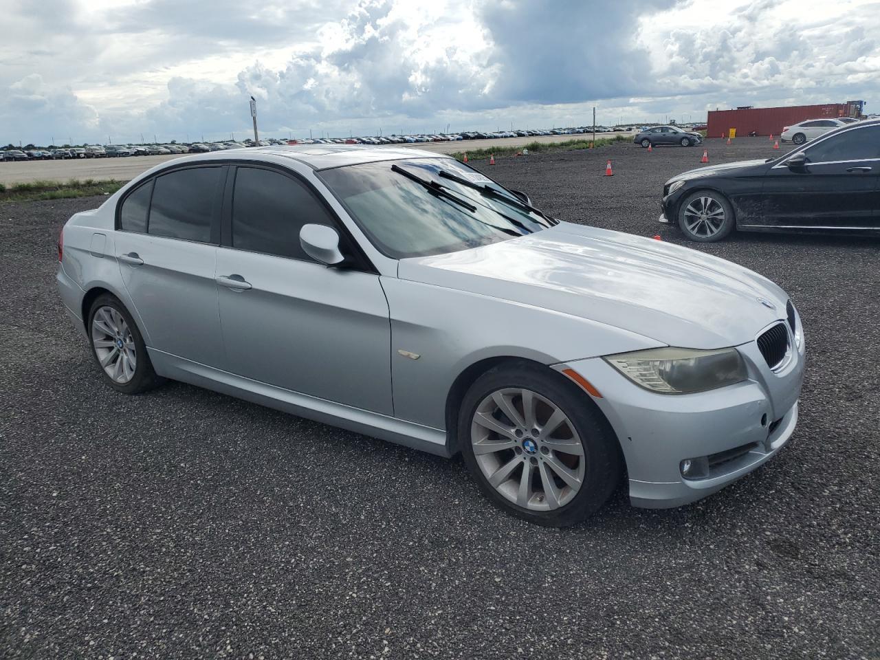 2011 BMW 3 SERIES