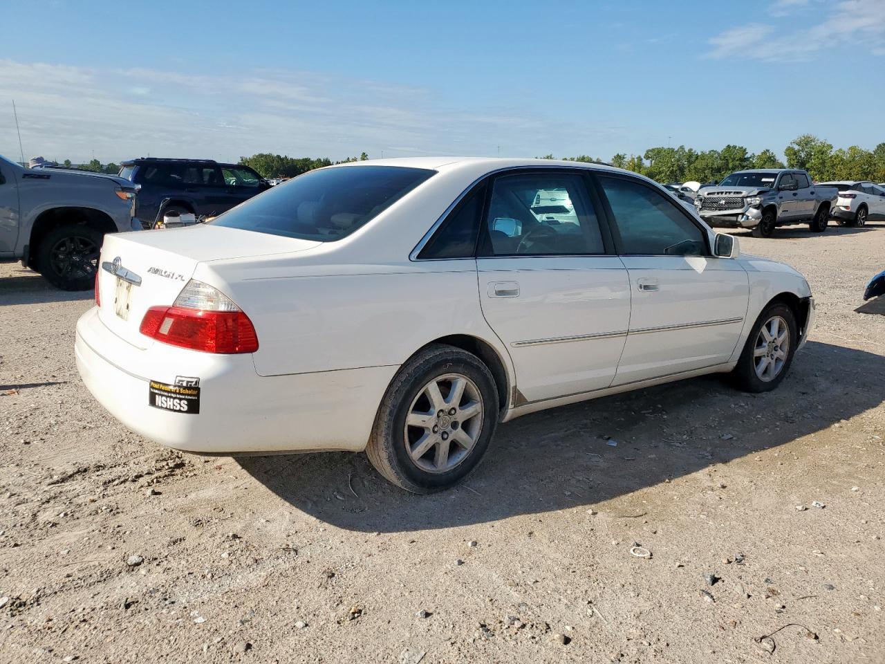 2004 TOYOTA Avalon