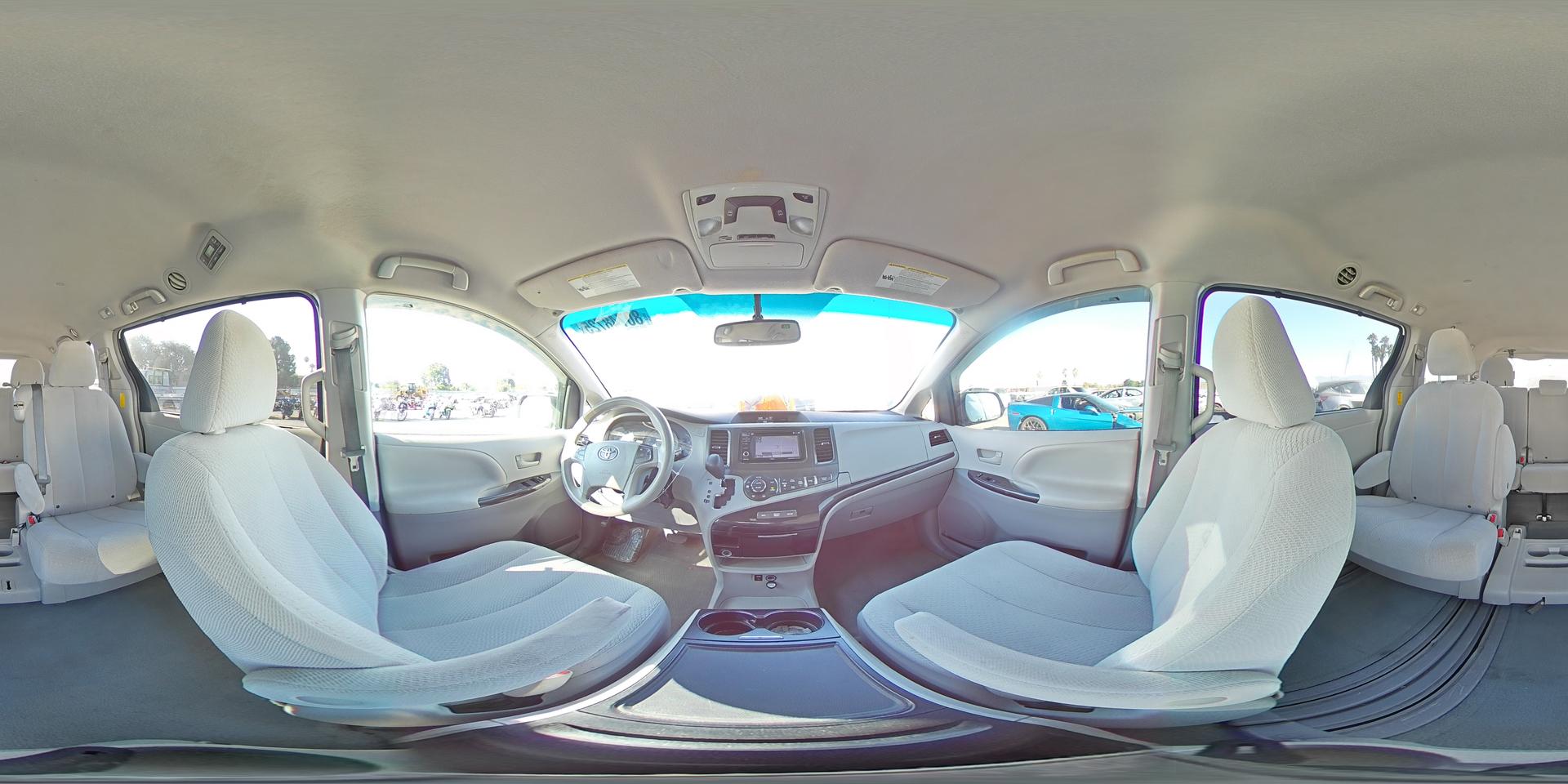 2014 TOYOTA SIENNA