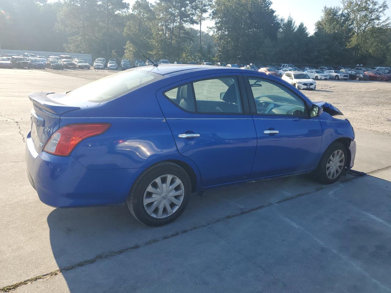 2015 NISSAN VERSA