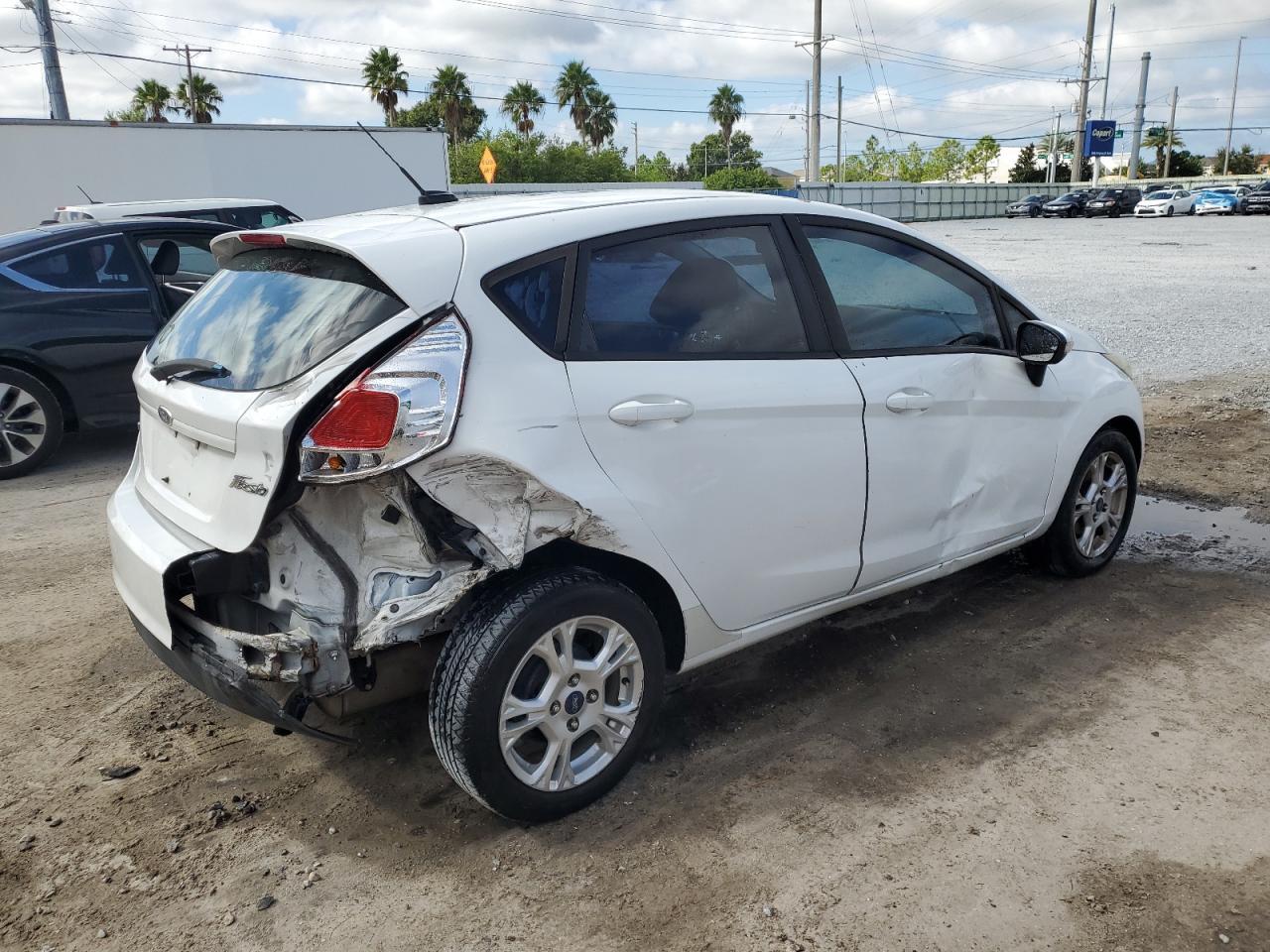 2015 FORD Fiesta