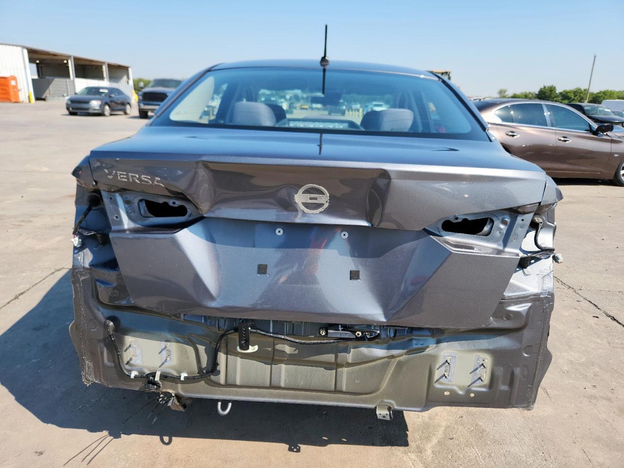2021 NISSAN VERSA