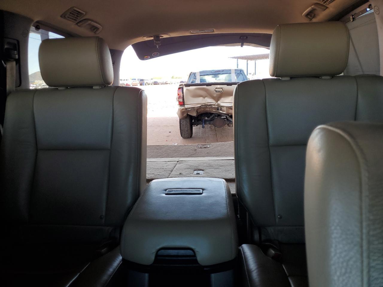 2014 TOYOTA Sequoia