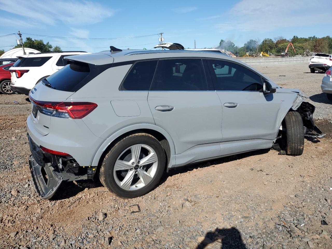 2024 AUDI Q4 e-tron