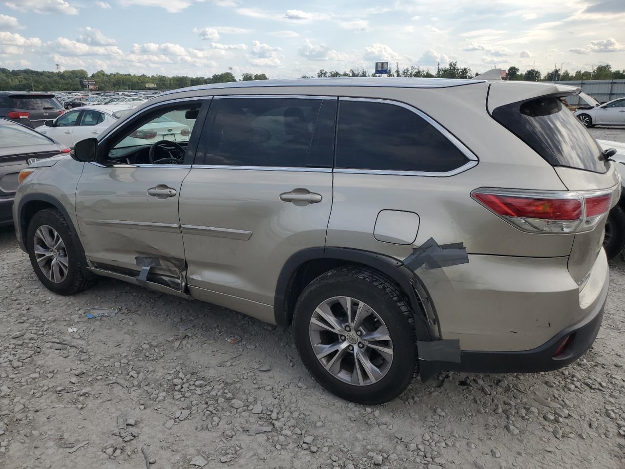 2015 TOYOTA HIGHLANDER