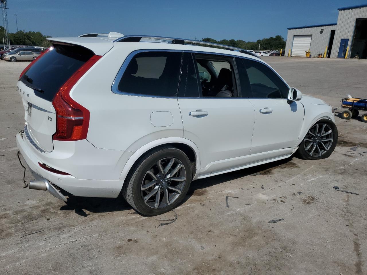 2019 VOLVO XC90