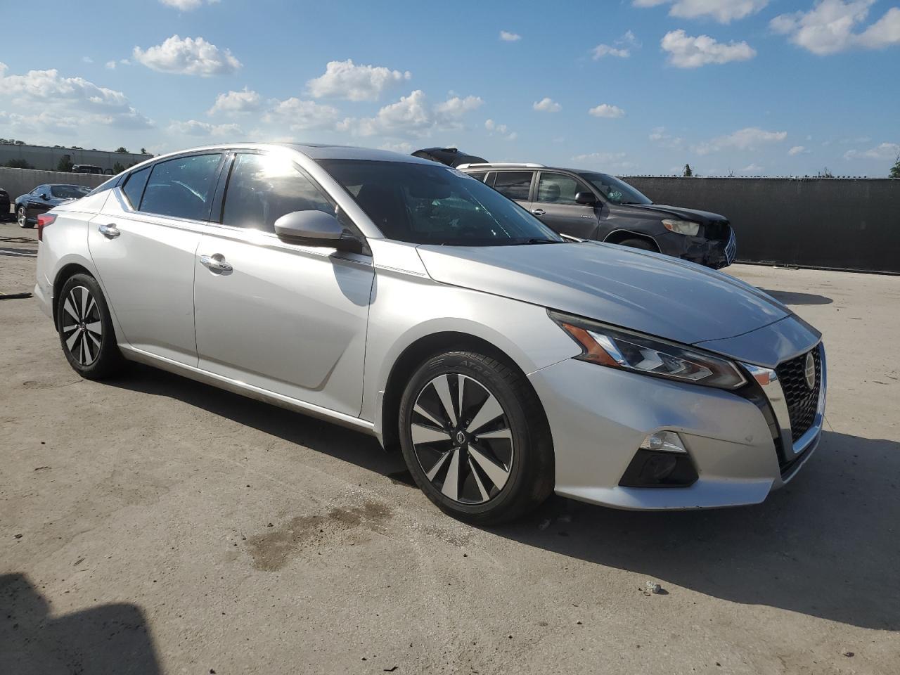 2019 NISSAN ALTIMA
