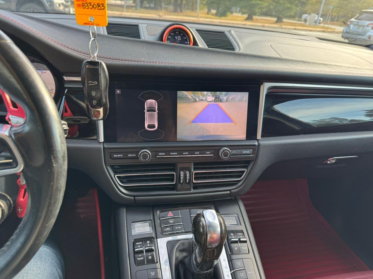 2019 PORSCHE Macan