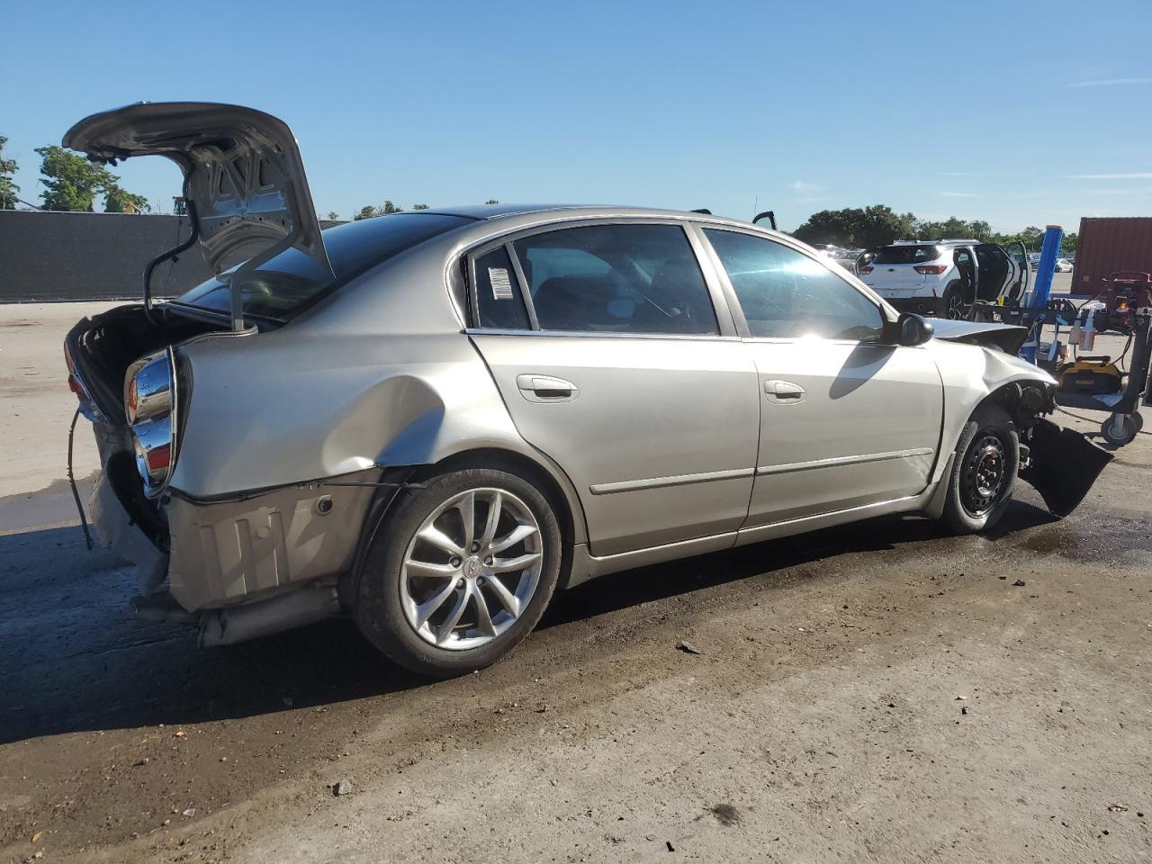 2004 NISSAN ALTIMA