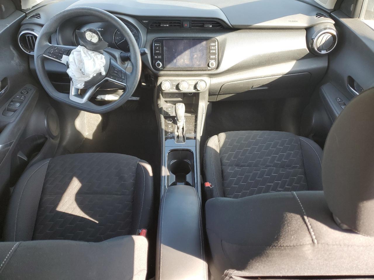 2023 NISSAN KICKS