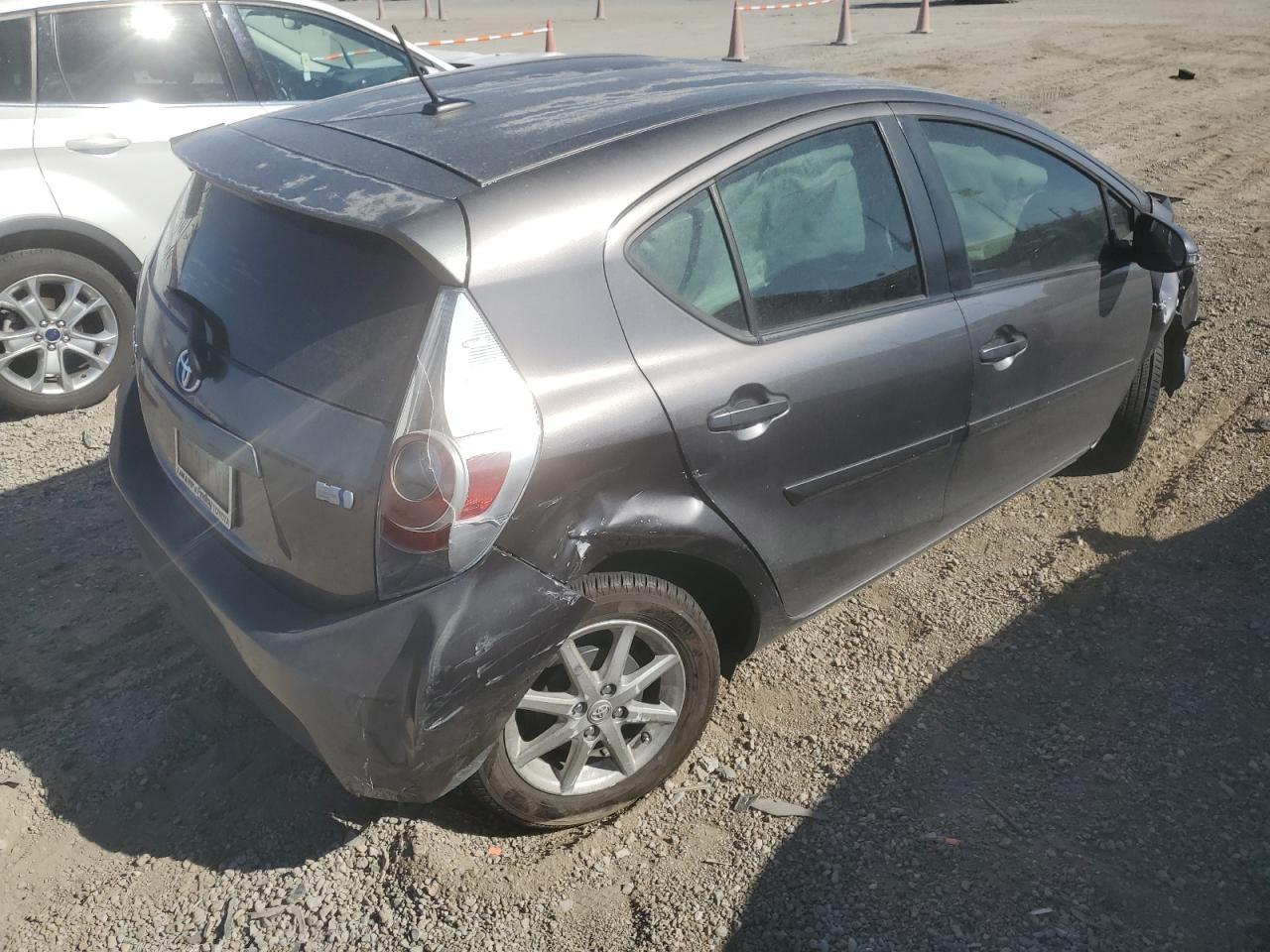 2014 TOYOTA Prius c