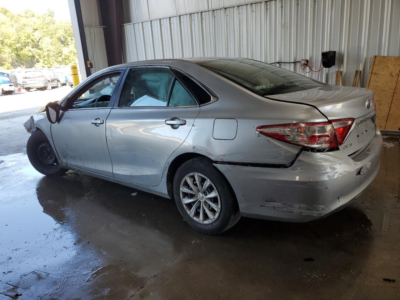 2016 TOYOTA CAMRY