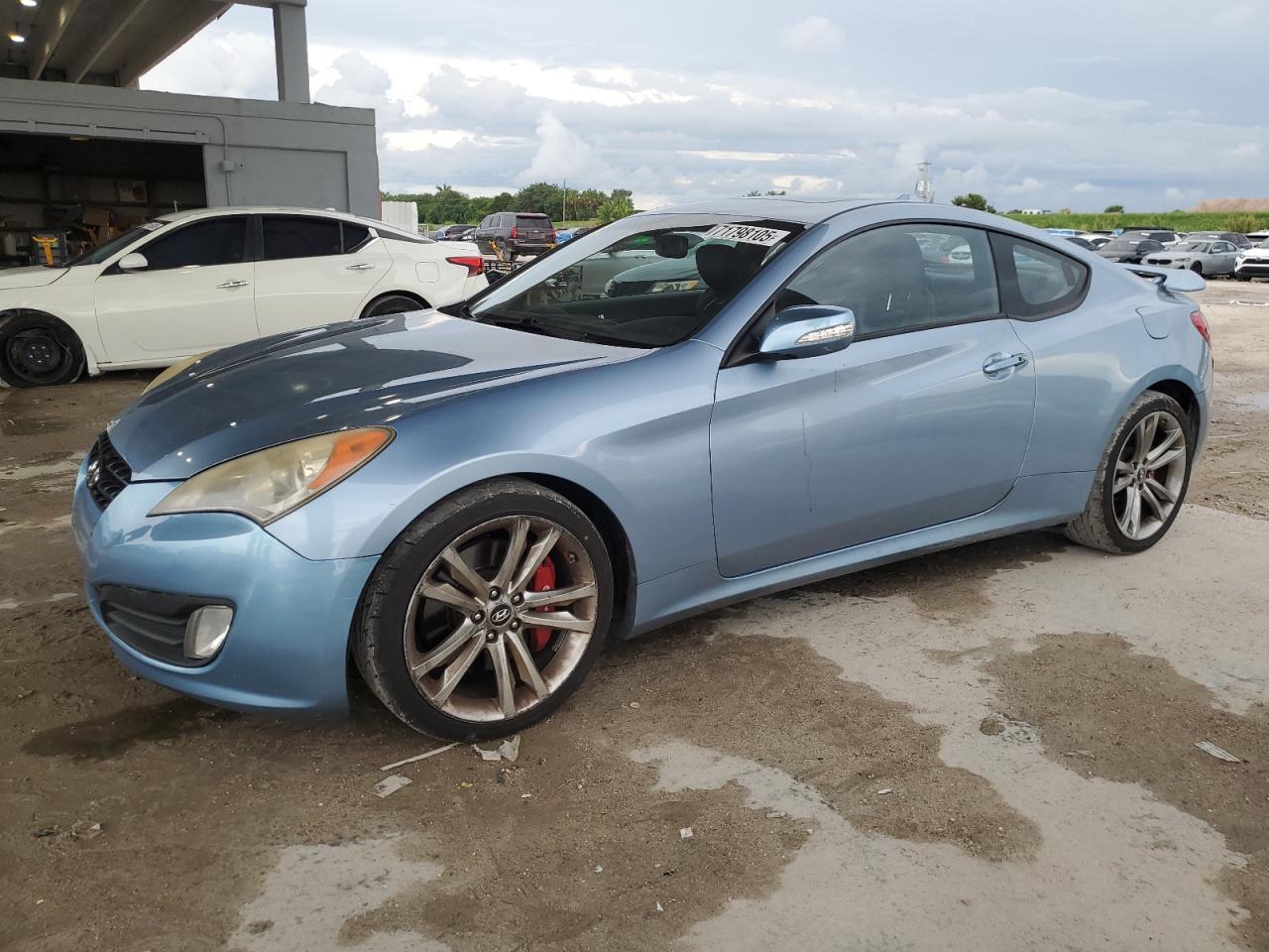 2010 HYUNDAI GENESIS