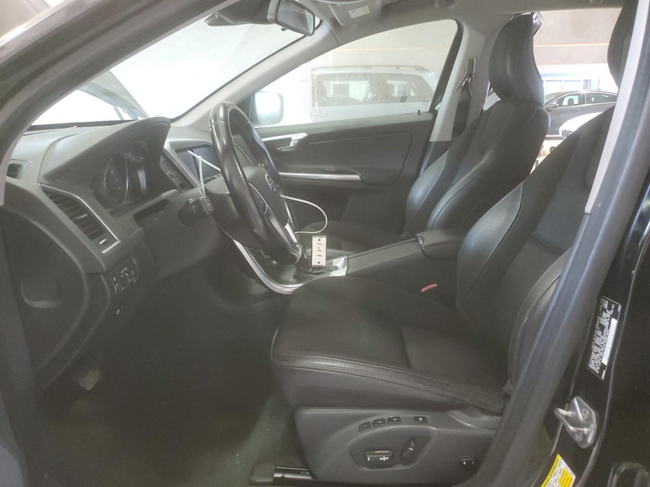 2015 VOLVO XC60