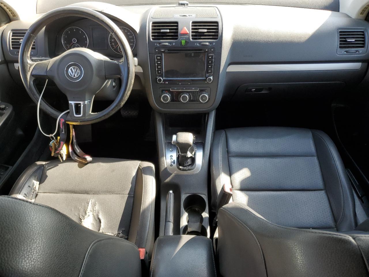 2010 VOLKSWAGEN JETTA