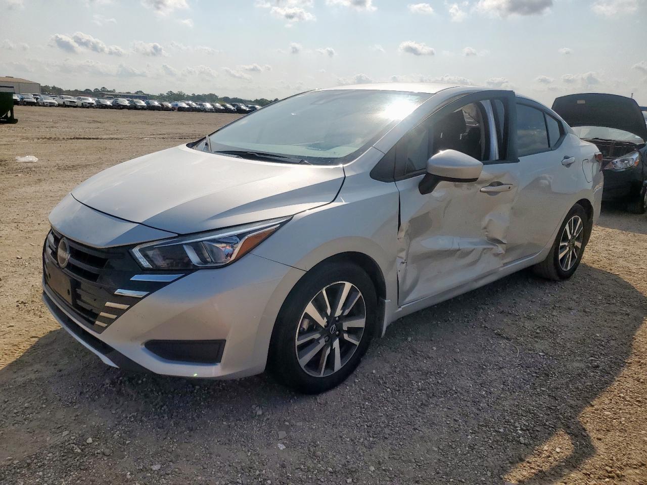 2024 NISSAN VERSA