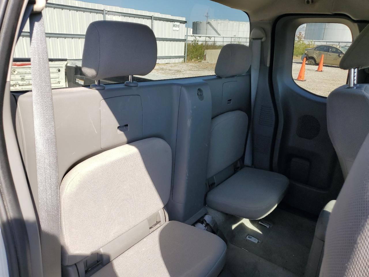 2017 NISSAN Frontier