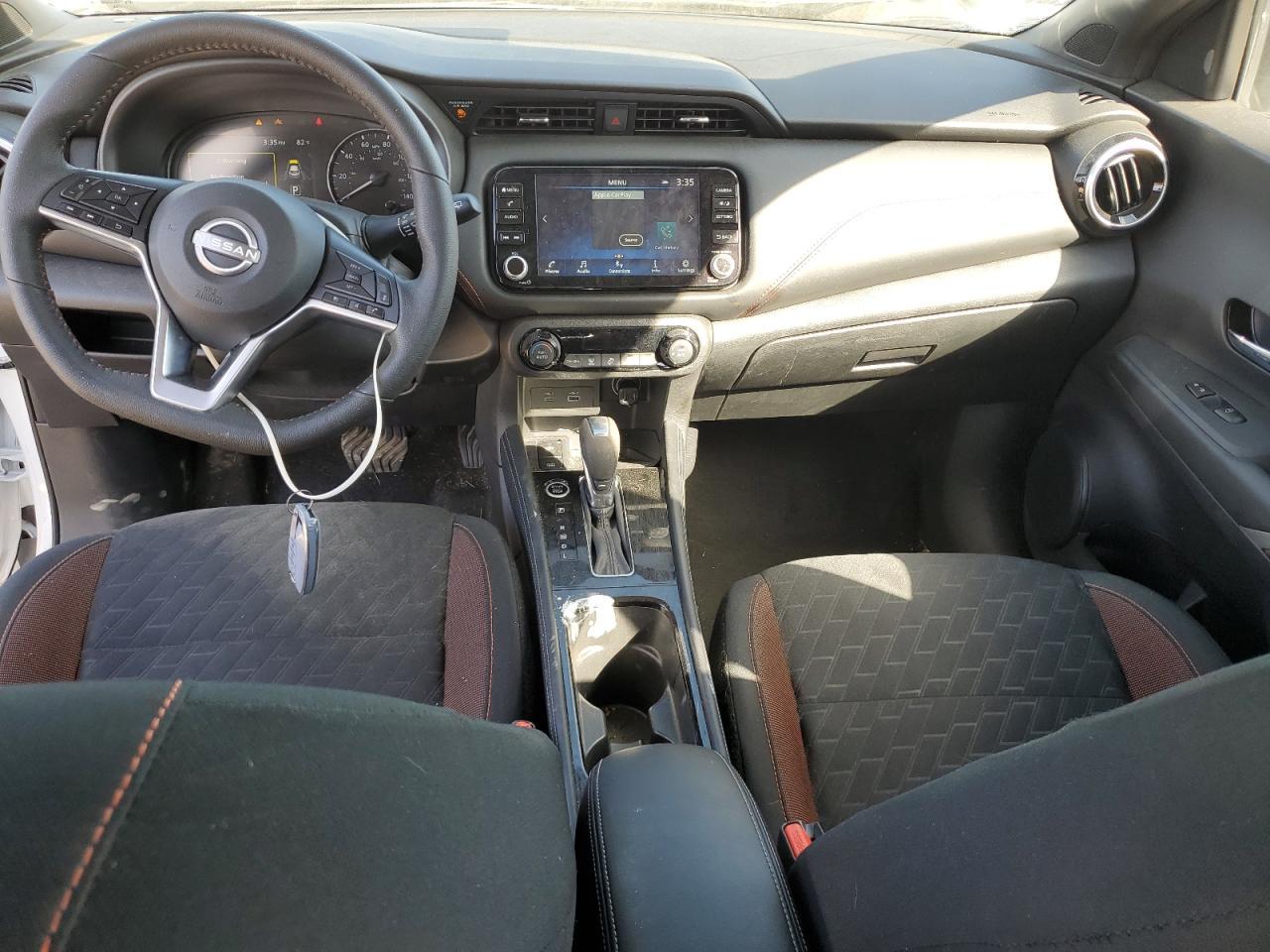 2024 NISSAN KICKS