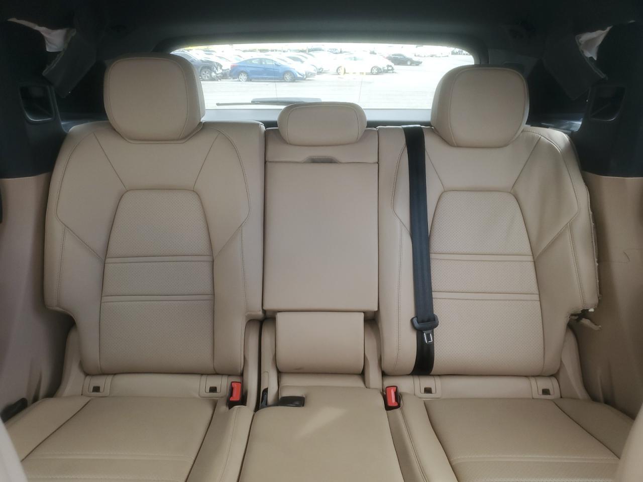 2020 PORSCHE CAYENNE