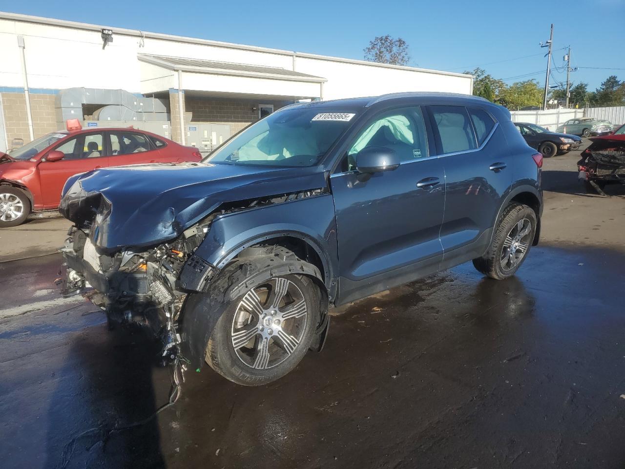 2020 VOLVO XC40
