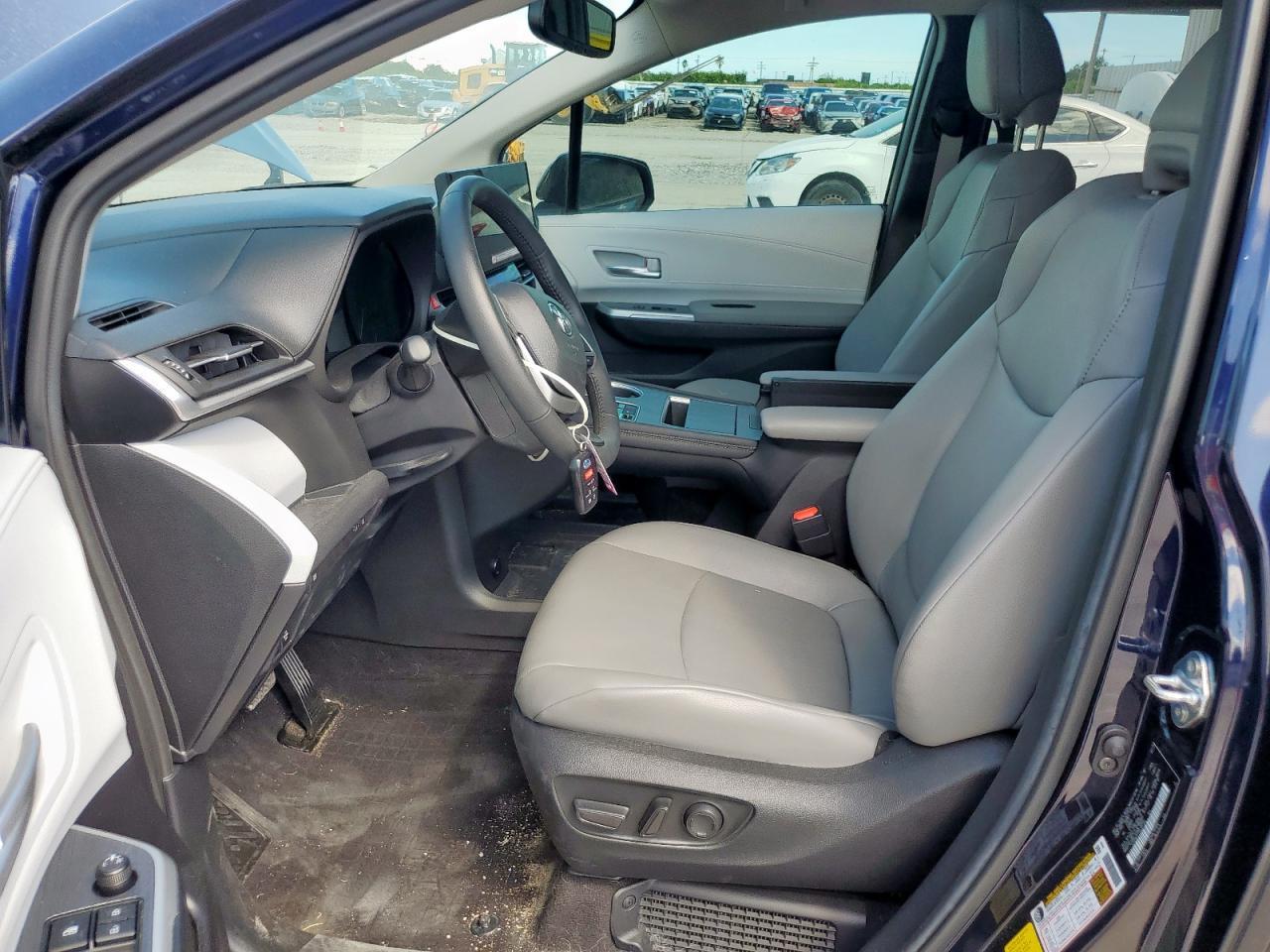 2025 TOYOTA SIENNA
