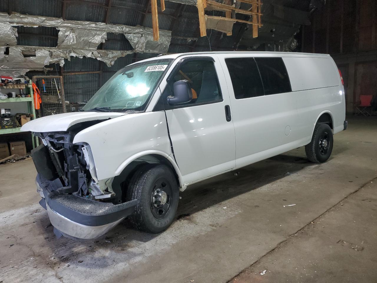 2014 CHEVROLET Express 3500