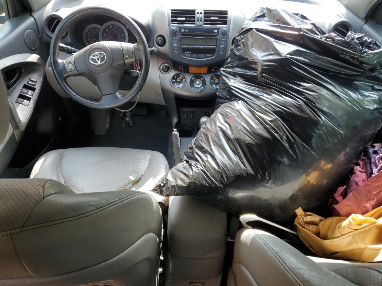 2011 TOYOTA RAV4