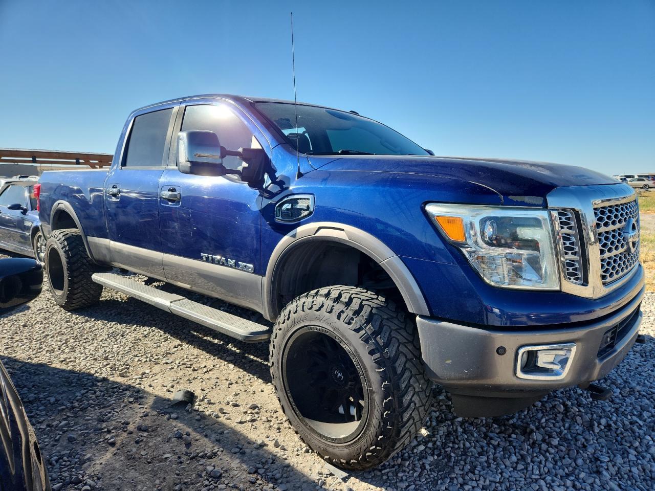 2016 NISSAN Titan
