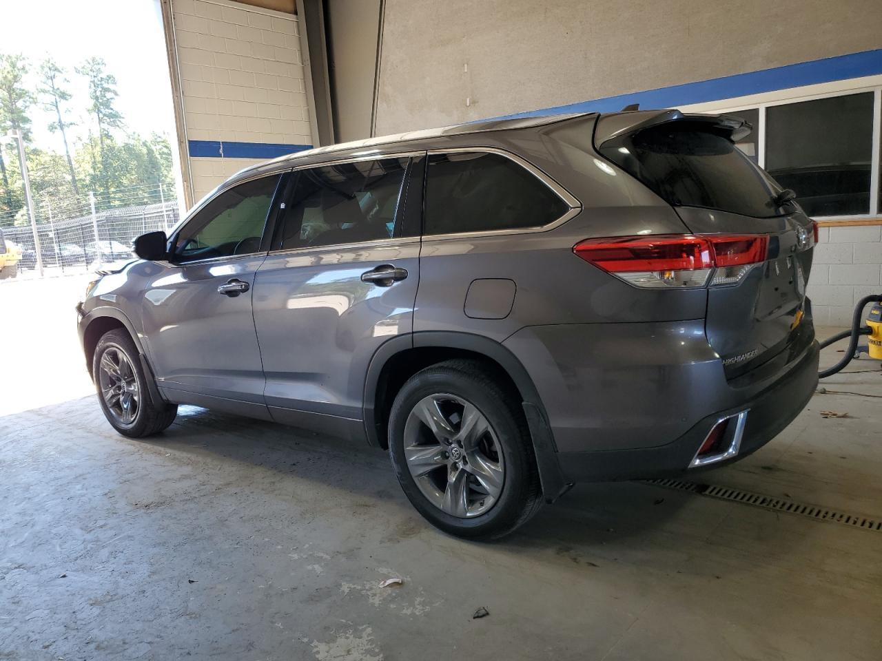 2019 TOYOTA HIGHLANDER