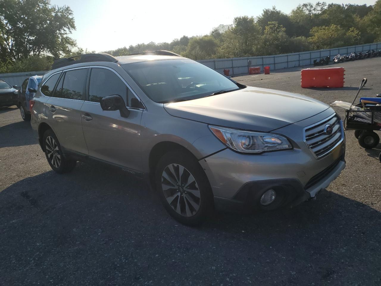 2015 SUBARU Outback